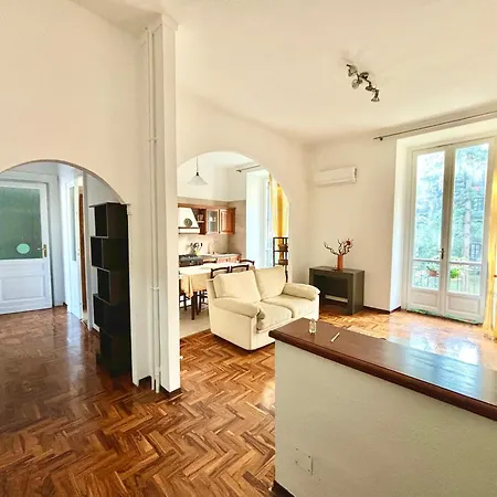 Modern Comfort Near Inalpi Arena Apartment